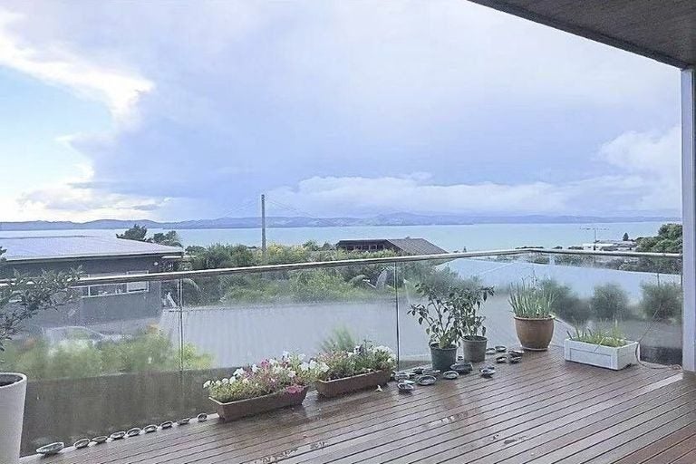 20 Herbert Pollard Drive, Maraetai, Auckland - Carousel 2