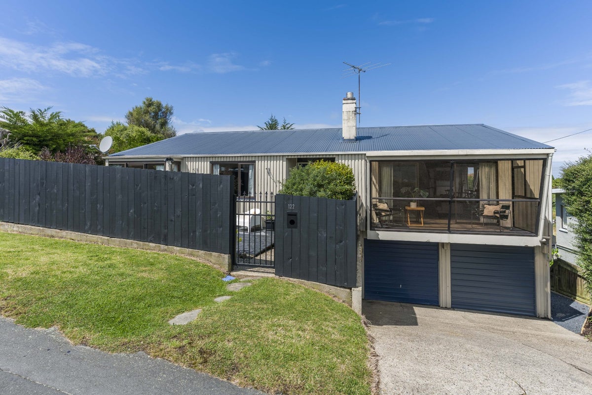 122 Larnach Road, Vauxhall, Dunedin - Carousel 1