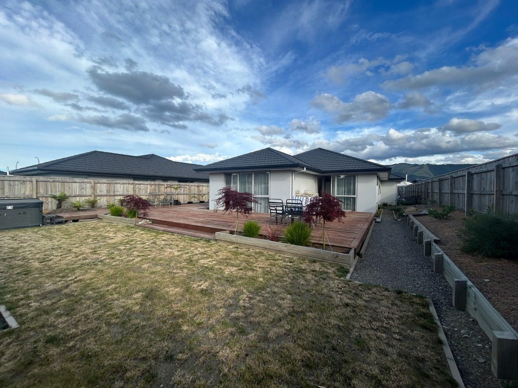44 Summersfield Boulevard, Appleby, Richmond - Carousel 1