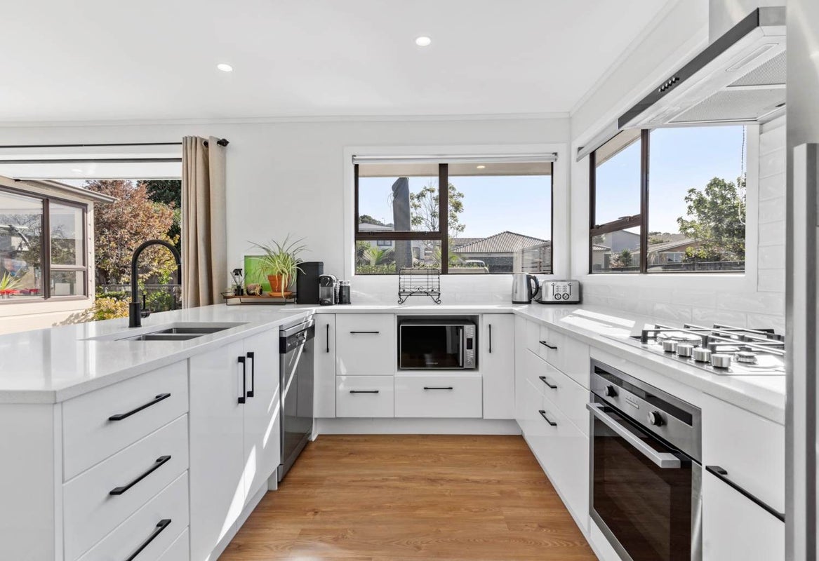 8 Red Beach Road, Red Beach, Whangaparaoa - Carousel 2