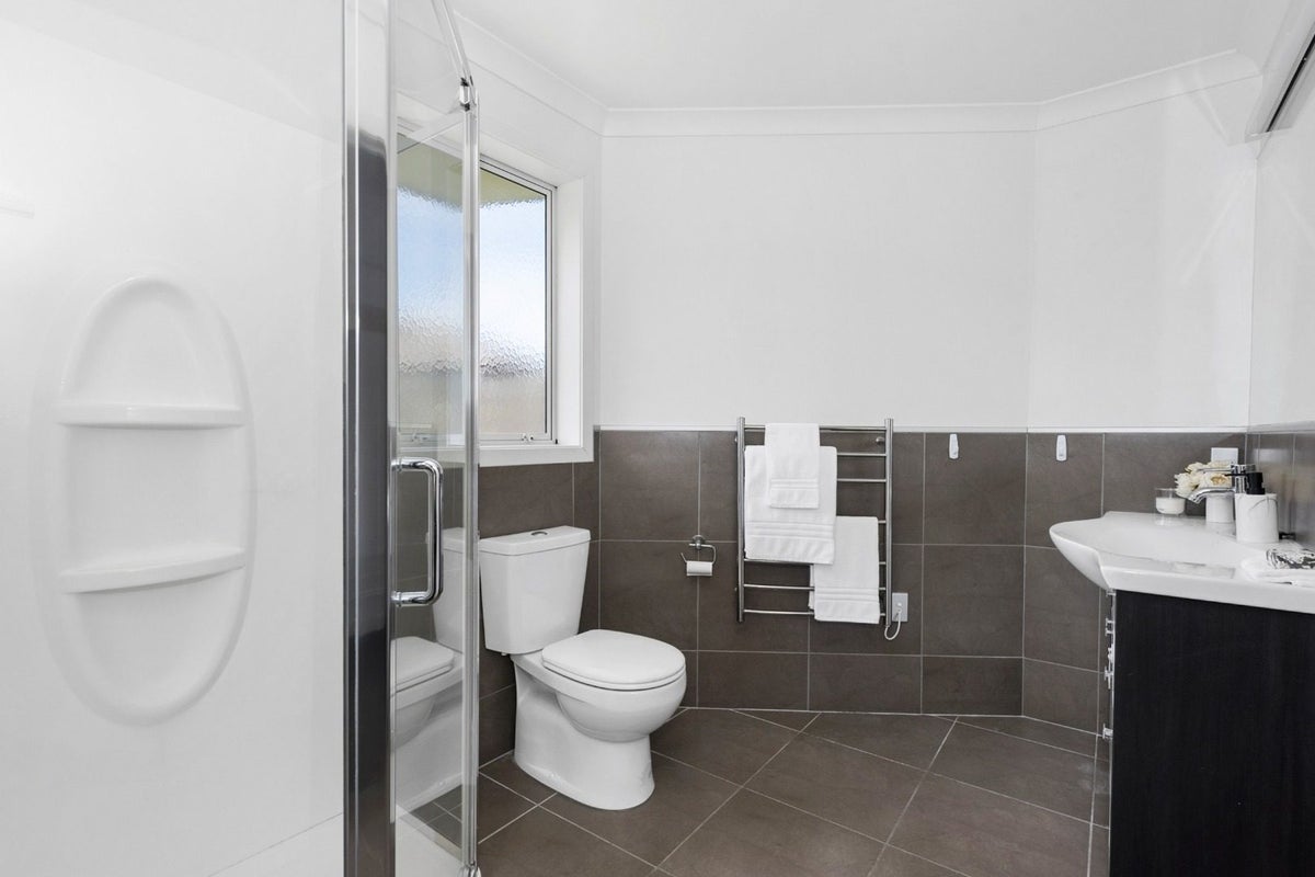 42 Somerton Drive, Huntington, Hamilton - Carousel 15
