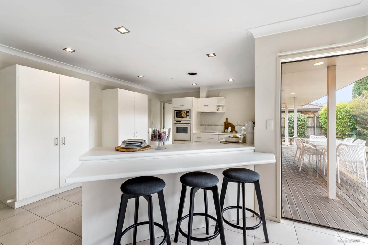 20 Bob Charles Drive, Golflands, Auckland - Carousel 2