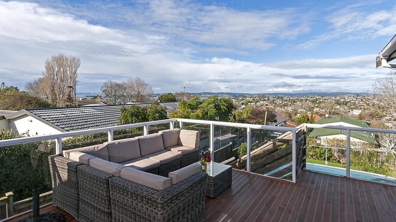 55 Mellons Bay Road, Mellons Bay, Auckland - Carousel 1