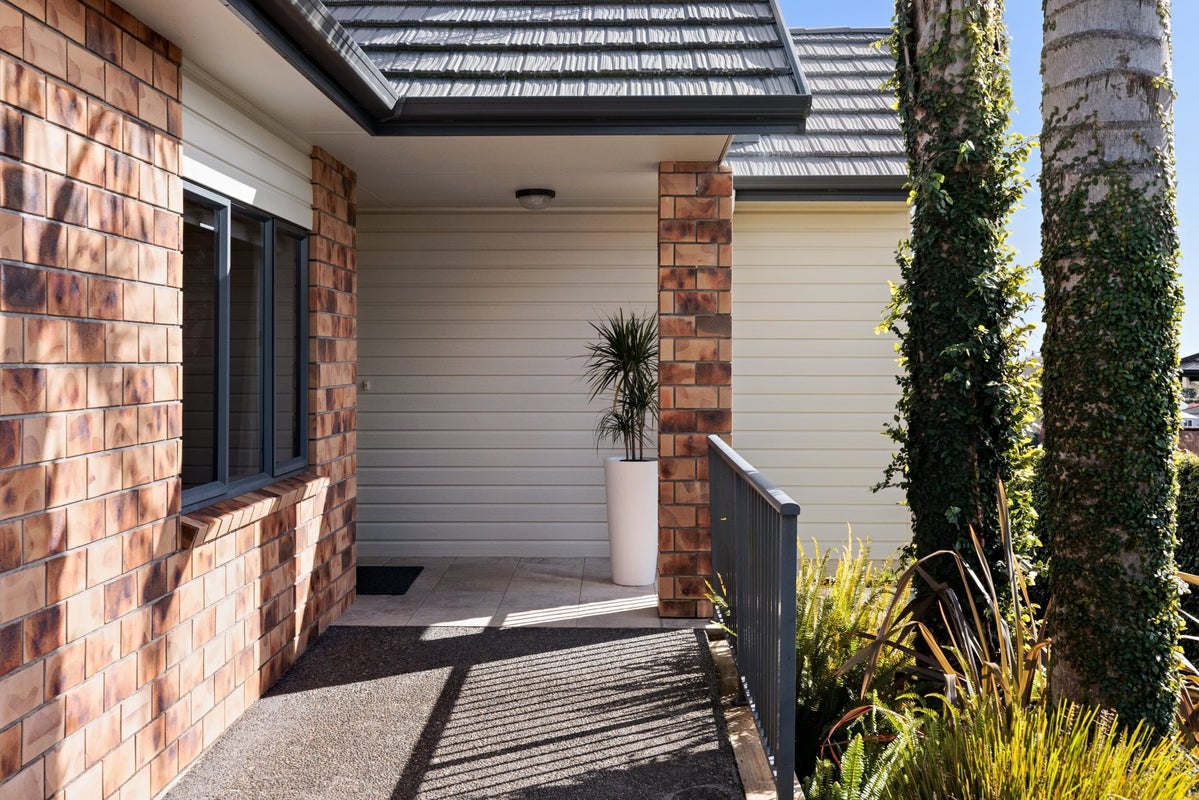 1 La Sendero Way, Bethlehem, Tauranga - Carousel 2