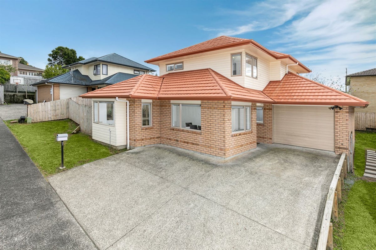 7 Elder Place, Massey, Auckland - Carousel 1