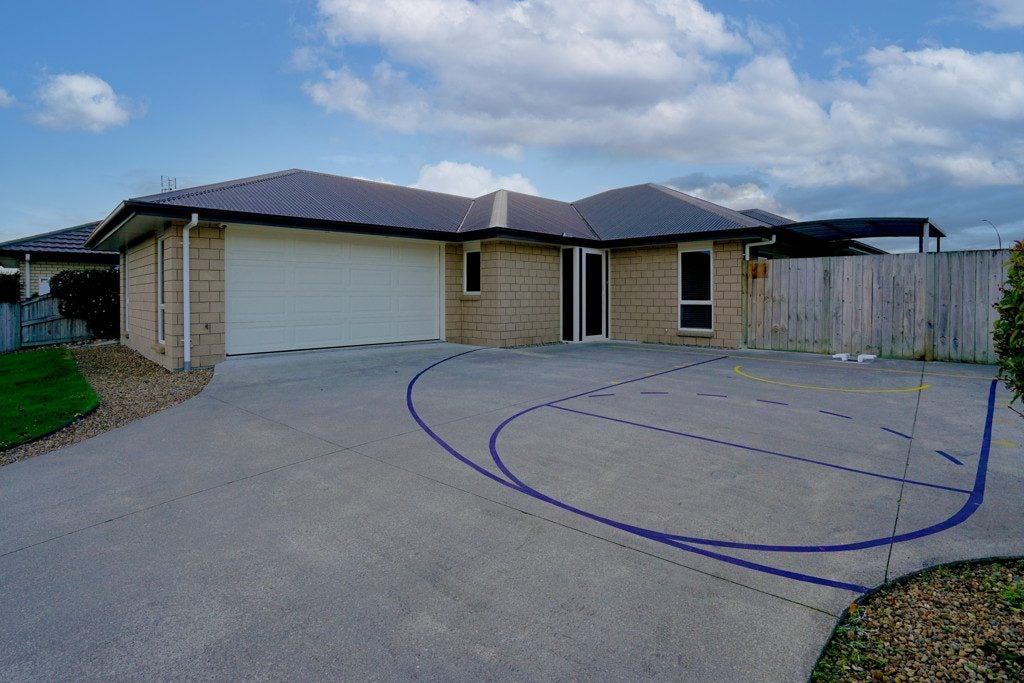 9 Derwent Place, Flagstaff, Hamilton - Carousel 2