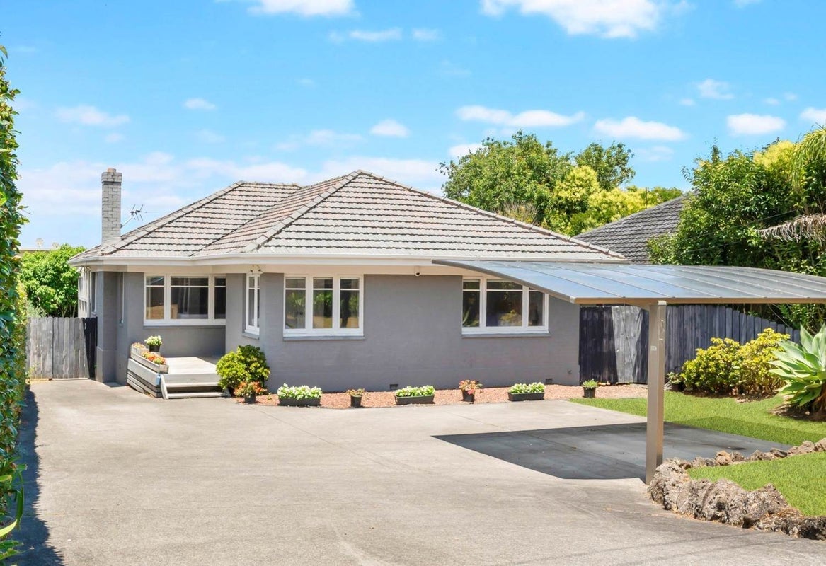 10 Wolseley Street, Morningside, Auckland - Carousel 1
