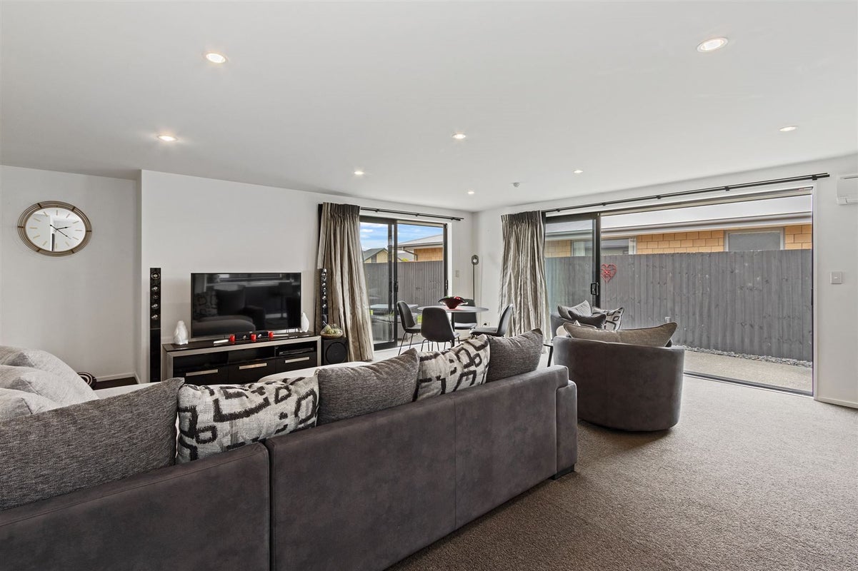 15 Josephine Crescent, Aidanfield, Christchurch - Carousel 2