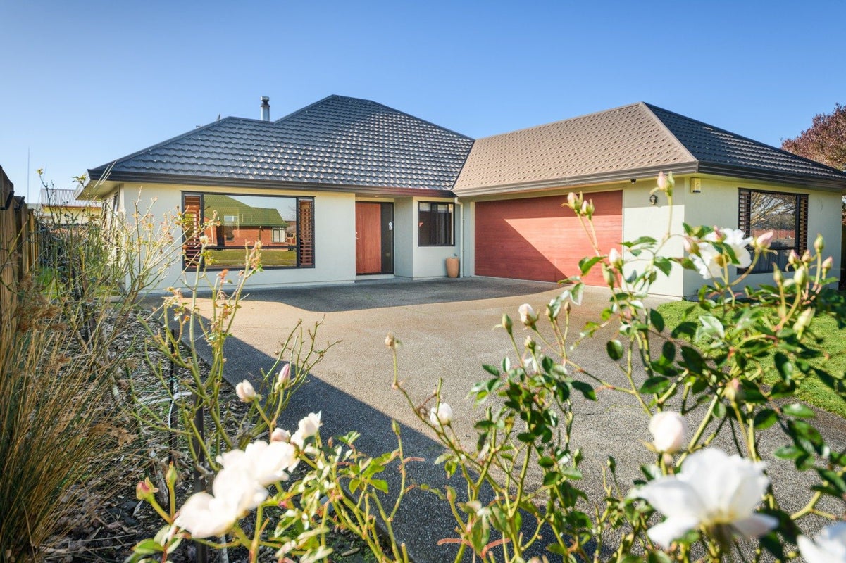 16 Presidential Drive, Milson, Palmerston North - Carousel 1