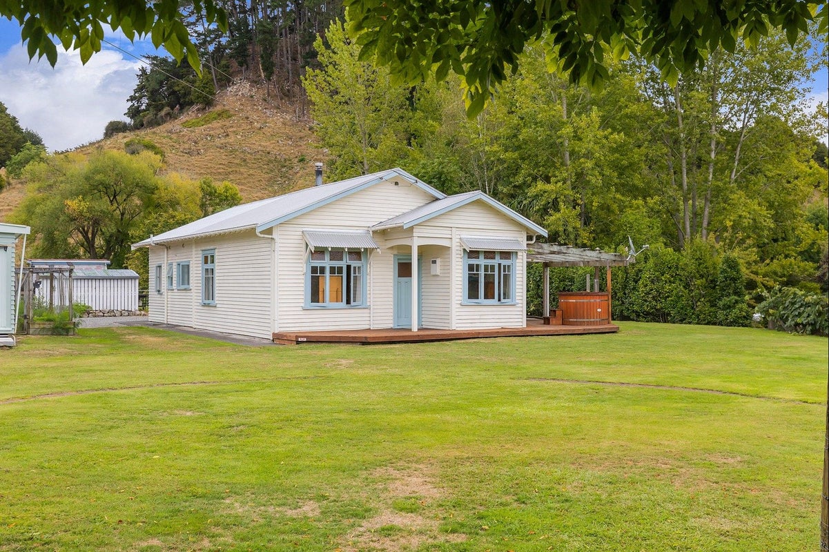 15 Tawa Street, Manunui, Taumarunui - Carousel 1