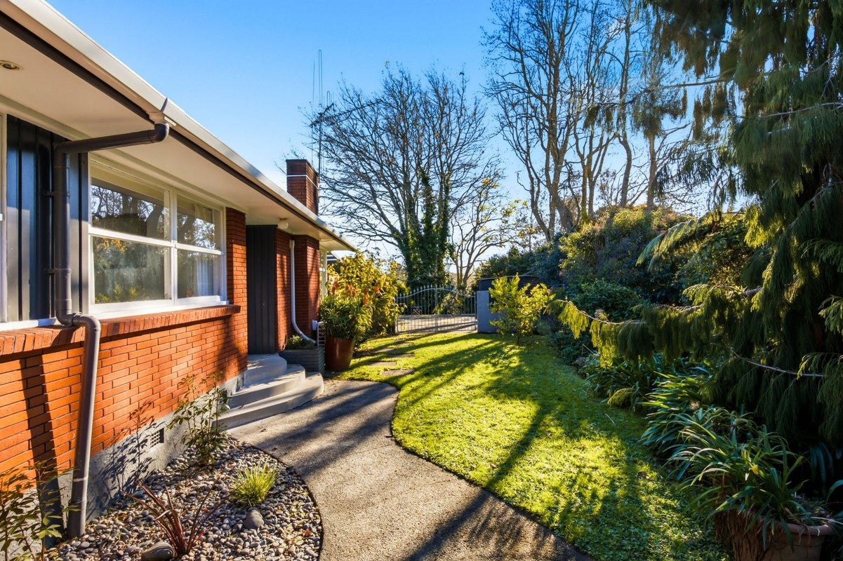14 Gerrand Place, Chedworth, Hamilton - Carousel 2
