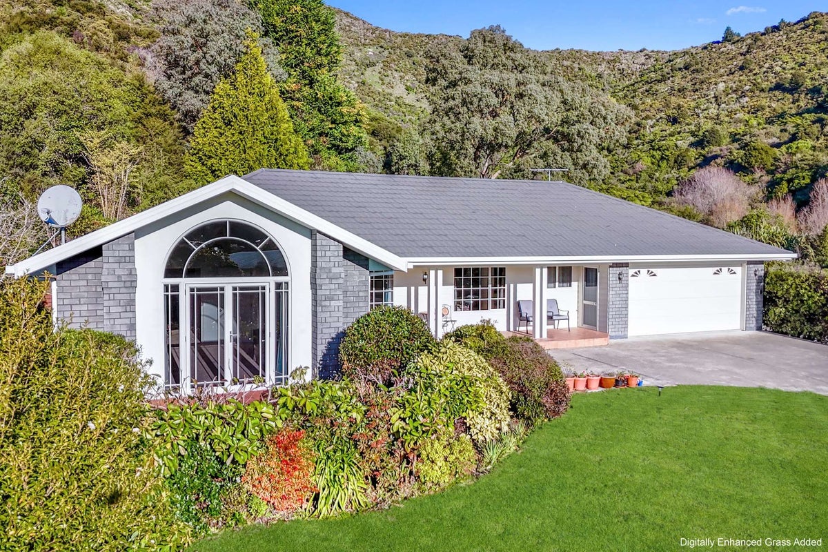 22 Rimu Terrace, Waikawa, Picton - Carousel 1