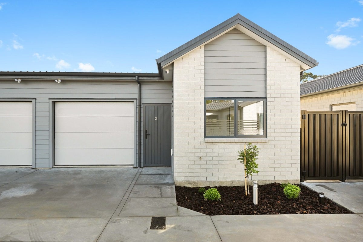 2/9 Beverley Crescent, Hillcrest, Hamilton - Carousel 1
