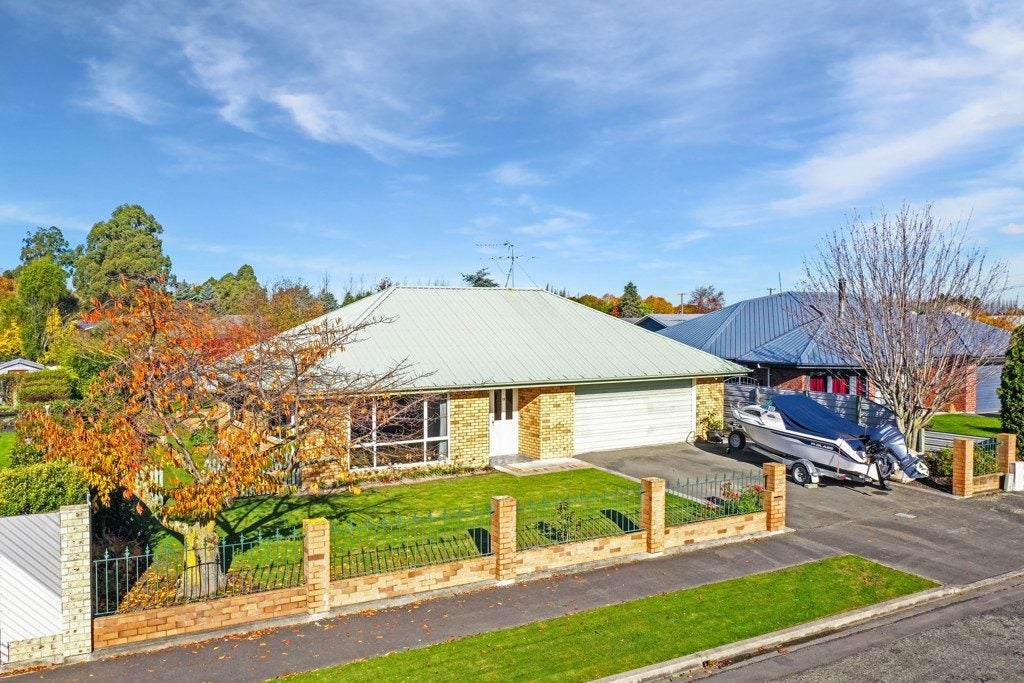 15 Hight Place, Tinwald, Ashburton - Carousel 1