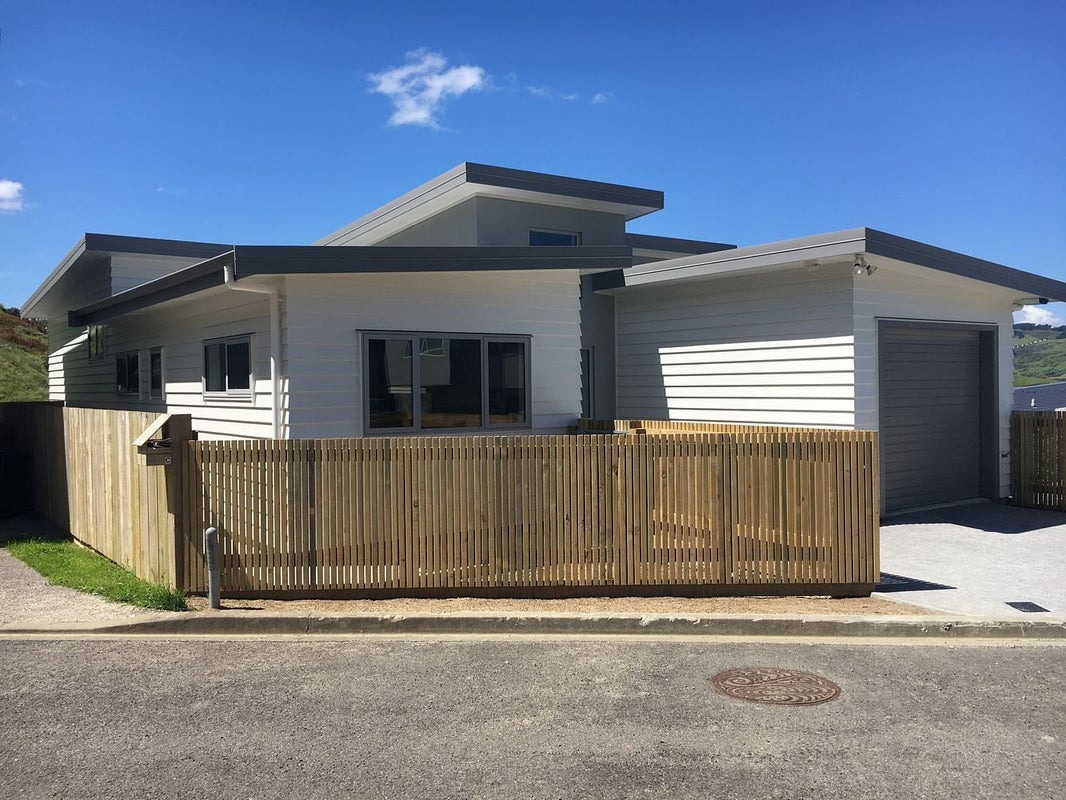 36B Erlestoke Crescent, Churton Park, Wellington - Carousel 1