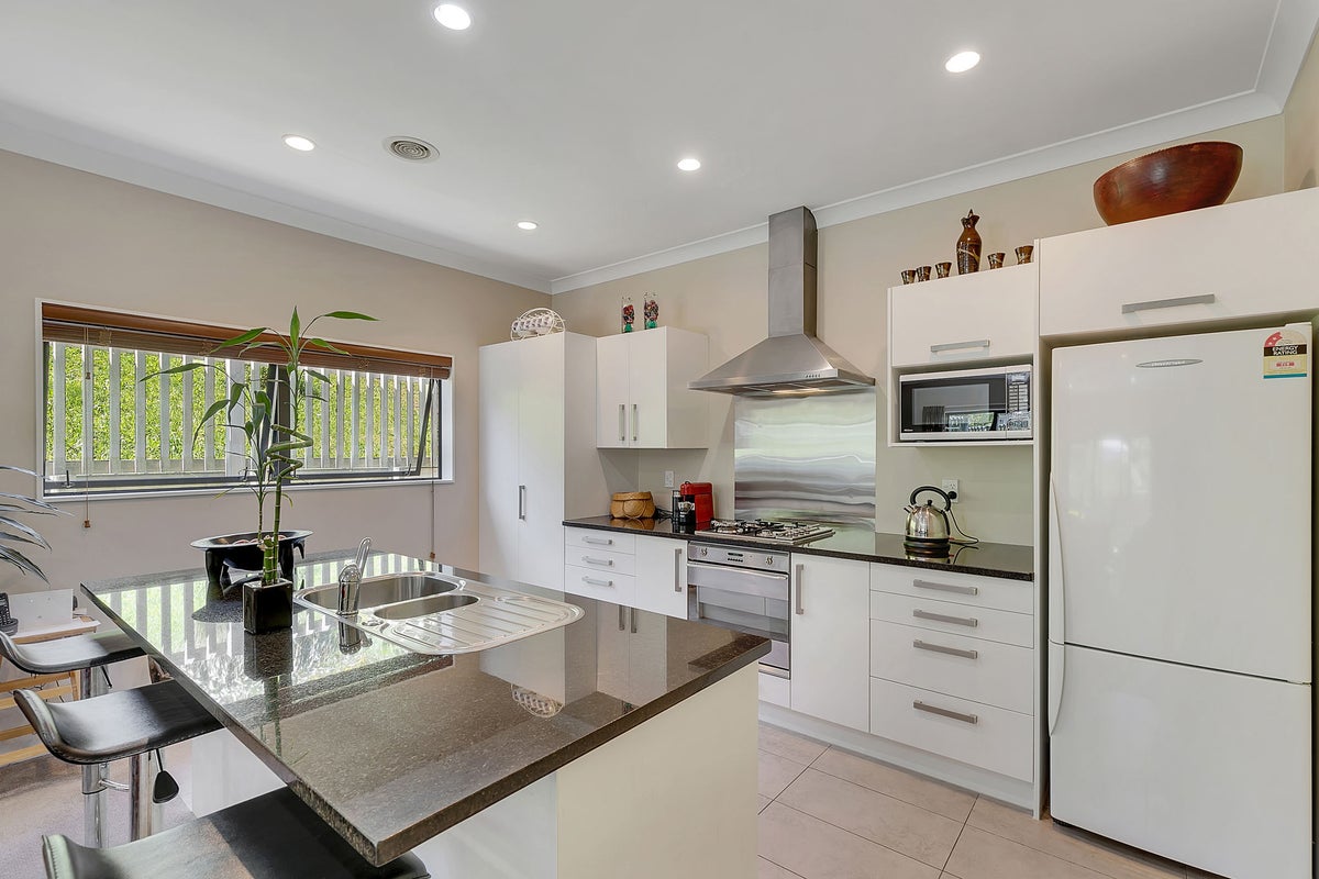 3 Didsbury Grove, Churton Park, Wellington - Carousel 2