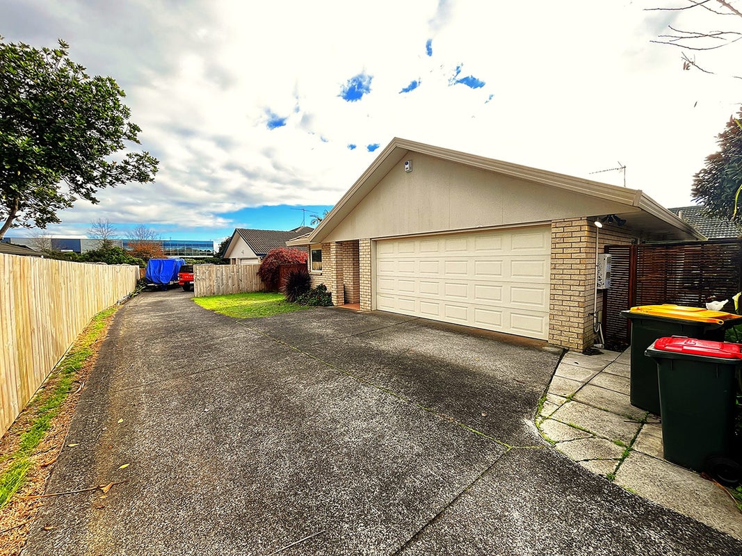 52 Huntington Drive, Huntington Park, Auckland - Carousel 2