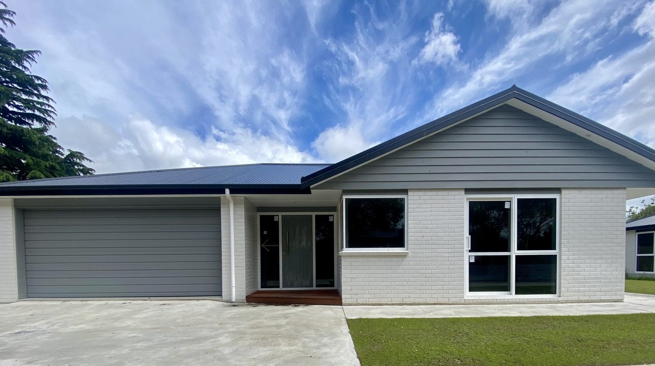 89C South Belt, Solway, Masterton - Carousel 1