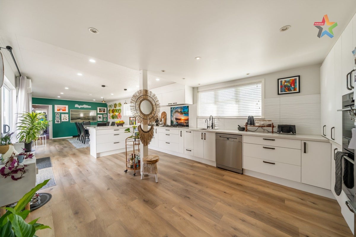 7 Hine Road, Wainuiomata, Lower Hutt - Carousel 1