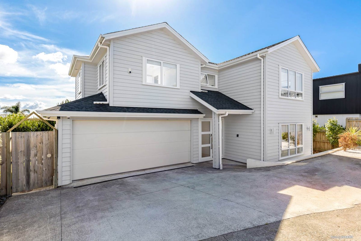 35A Point View Drive, East Tamaki Heights, Auckland - Carousel 1