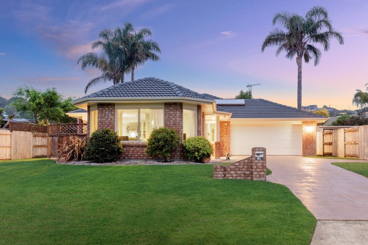 27 Donnington Place, Bethlehem, Tauranga - Carousel 1