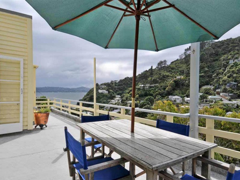 10 Matai Terrace, Eastbourne, Lower Hutt - Carousel 1