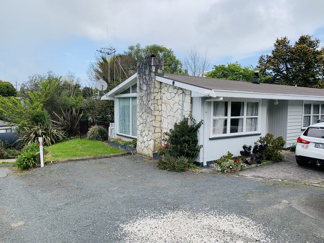 15 Clark Place, Hillcrest, Hamilton - Carousel 1