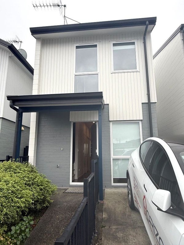 4 Doreen Williams Way, Glen Innes, Auckland - Carousel 2