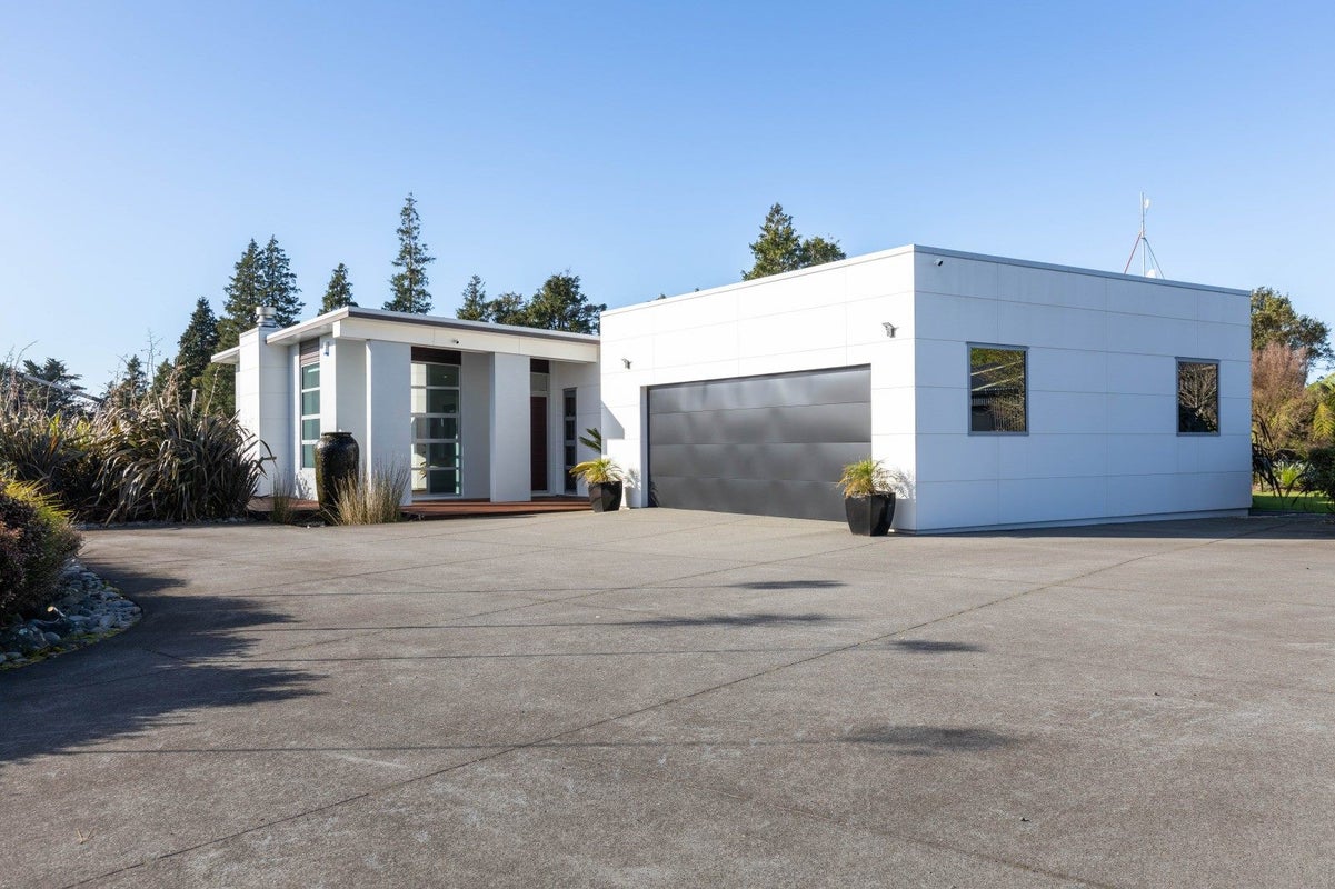 1895 Egmont Road, Kaimiro, New Plymouth - Carousel 1