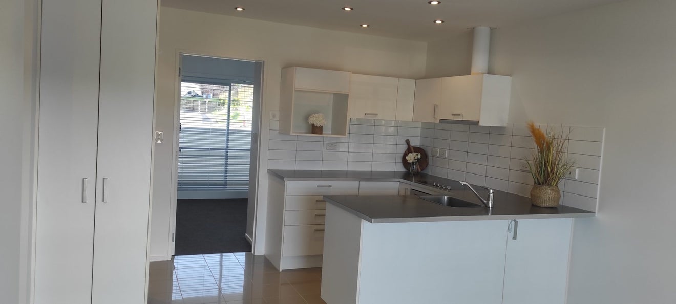 13E/71 Spencer Road, Oteha, Auckland - Carousel 2