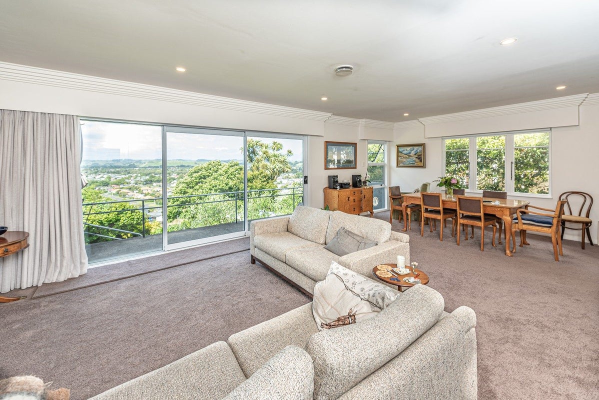 10 Great North Road, Saint Johns Hill, Whanganui - Carousel 2