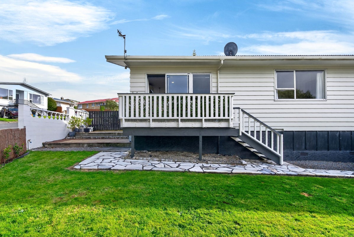 4A Cedar Street, Maungaraki, Lower Hutt - Carousel 1