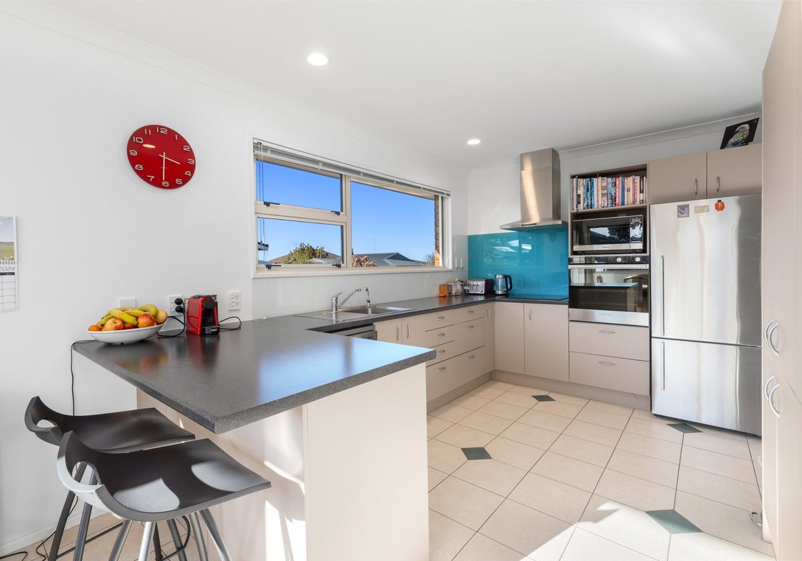 38 Ridge Street, Otumoetai, Tauranga - Carousel 2
