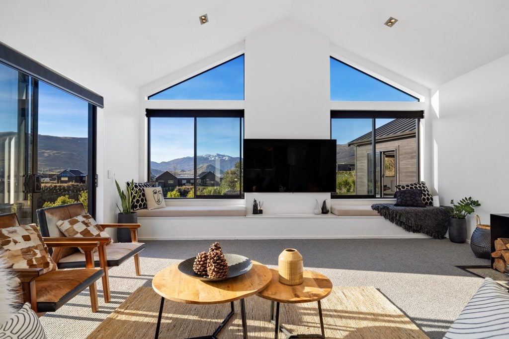 7 Rabbiters Drive, Jacks Point, Queenstown - Carousel 2