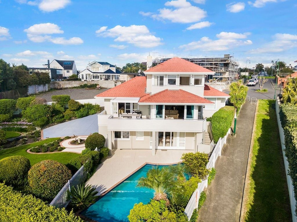 5 Huriaro Place, Orakei, Auckland - Carousel 2