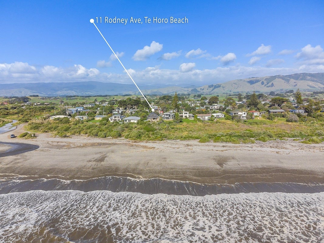11 Rodney Avenue, Te Horo Beach - Carousel 1