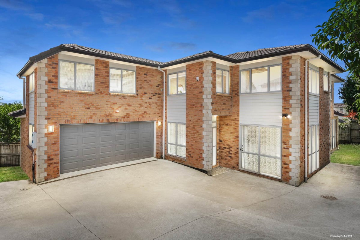 30 Mulroy Place, Pinehill, Auckland - Carousel 1