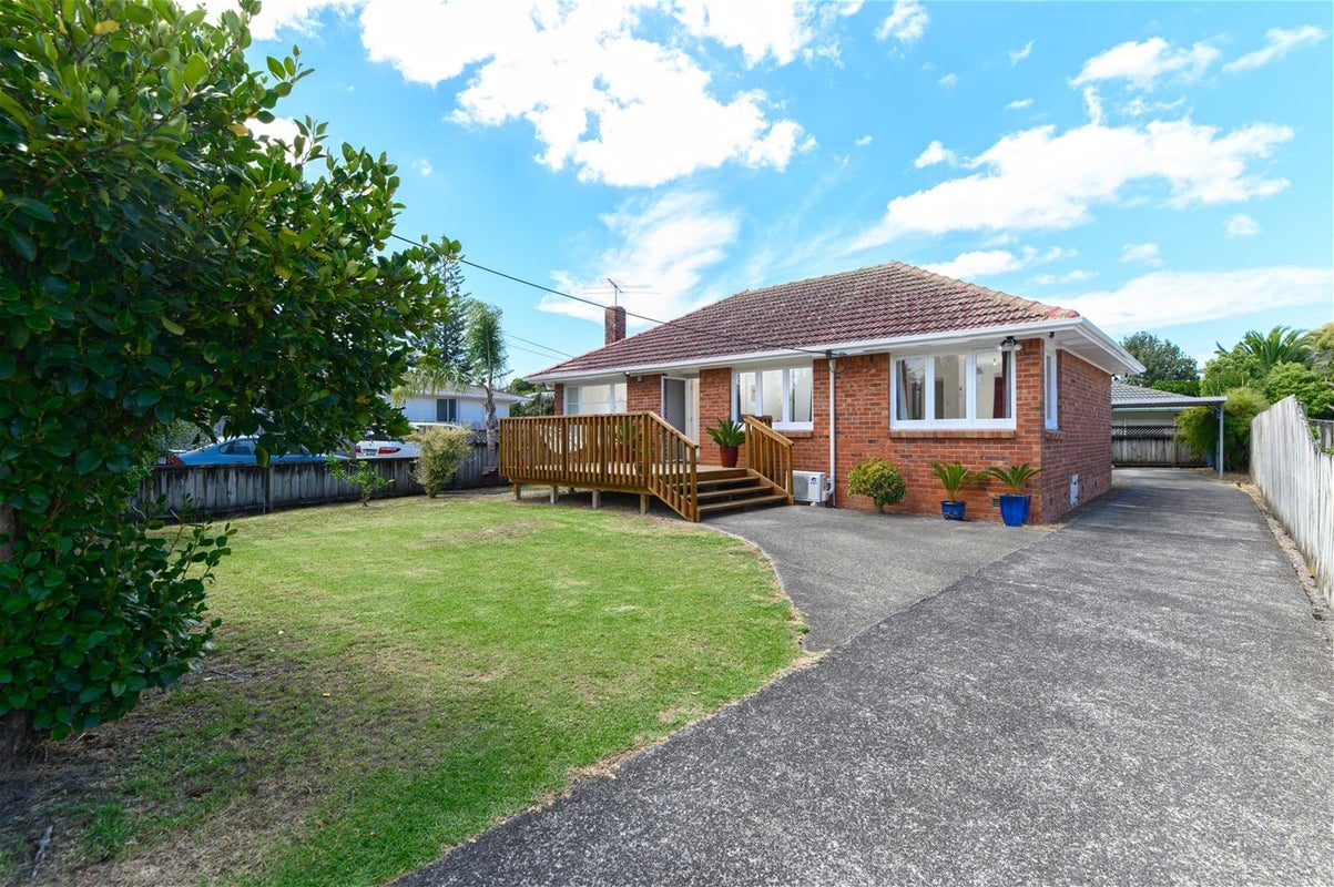 54 Neil Avenue, Te Atatu Peninsula, Auckland - Carousel 1