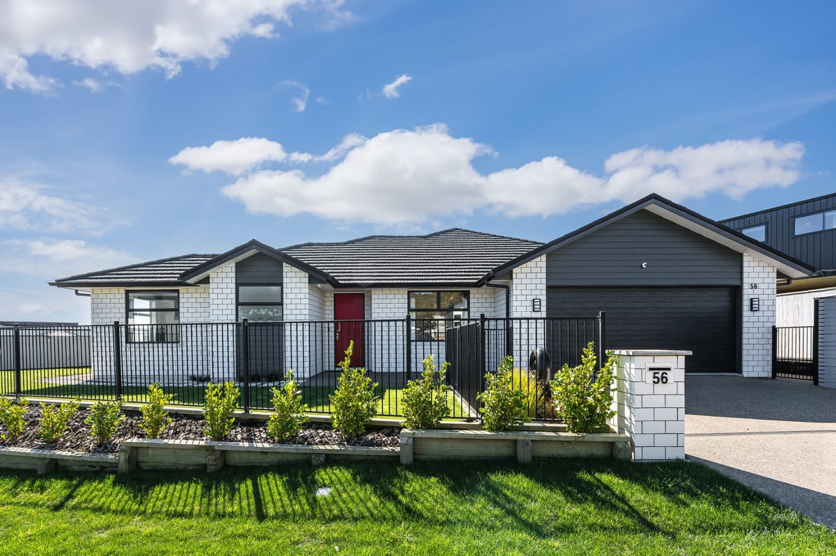 56 Queen Charlotte Drive, Aotea, Porirua - Carousel 2