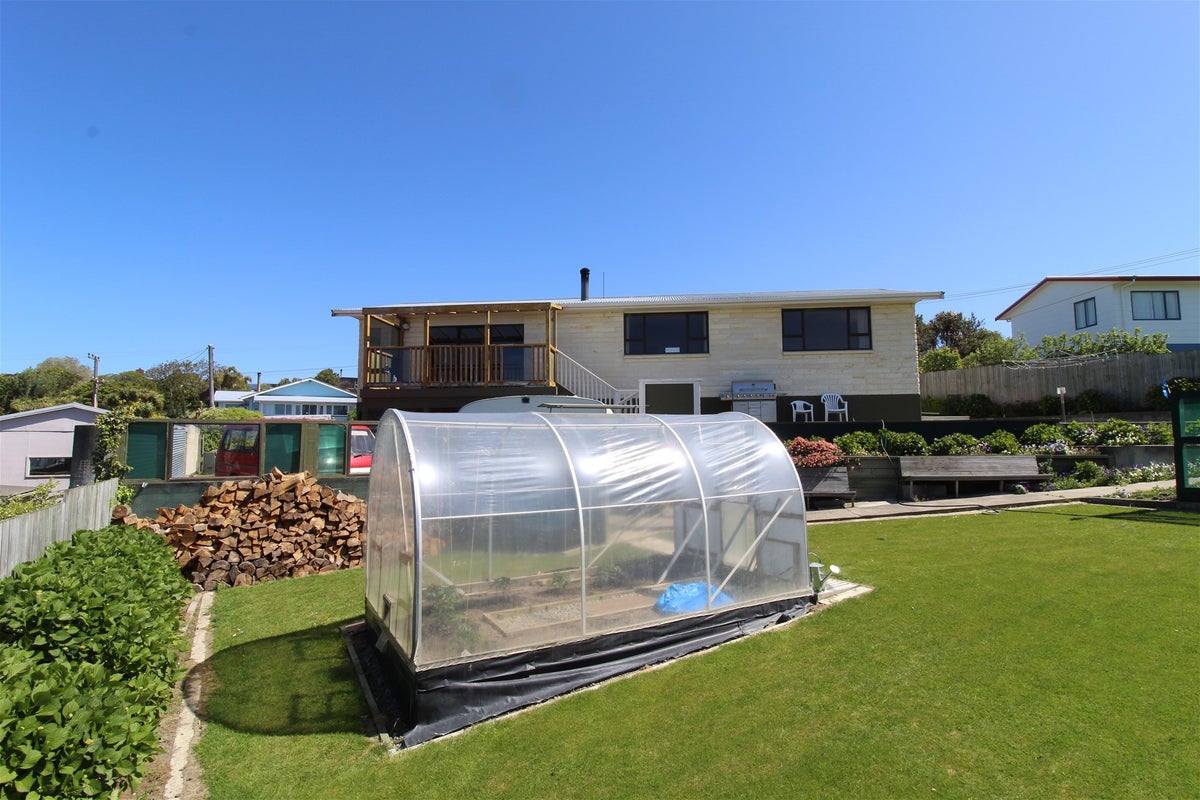 16 Semple Street, Kakanui - Carousel 13