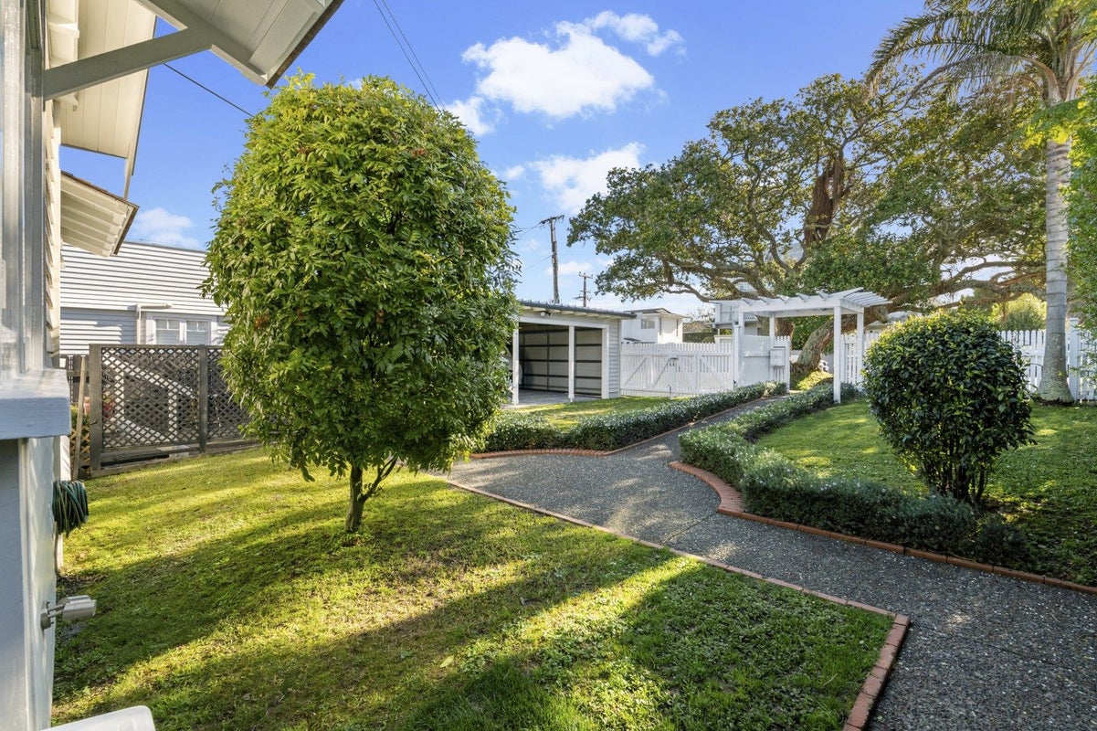7 Bruce Street, Northcote Point, Auckland - Carousel 2