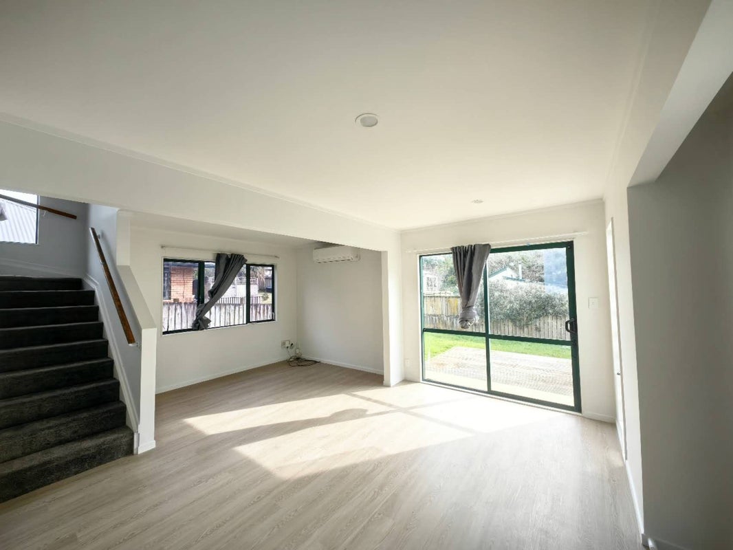 14A Pine Street, New Lynn, Auckland - Carousel 2