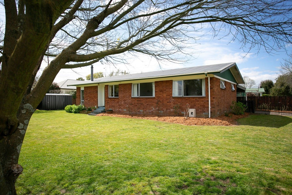 36 Goldsmith Street, Leamington, Cambridge - Carousel 1