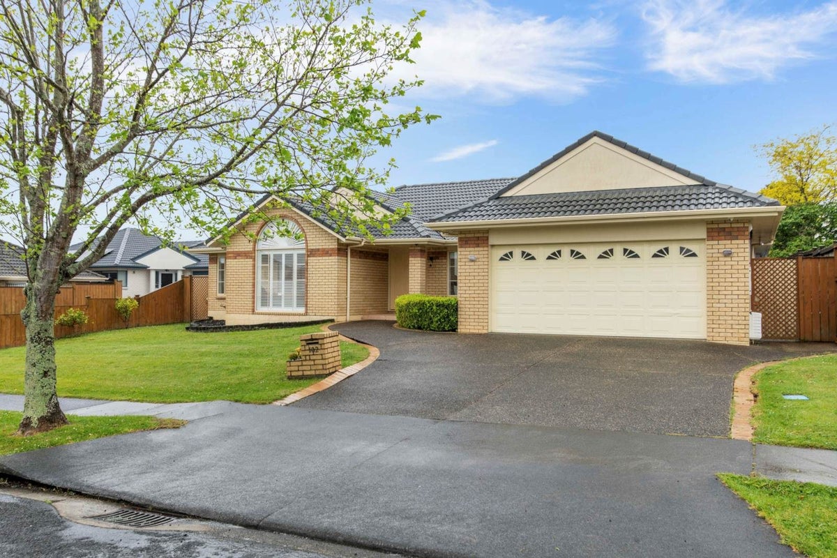 102 Golfland Drive, Golflands, Auckland - Carousel 1