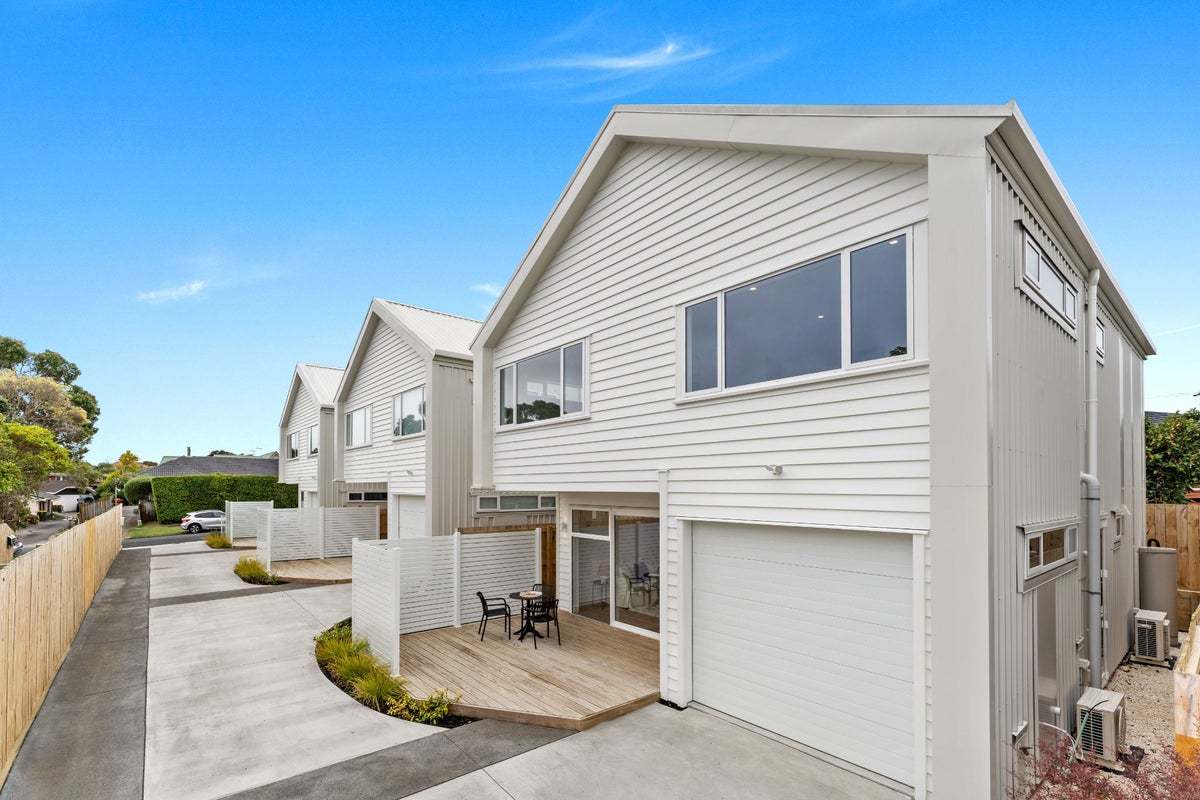 10C Abercrombie Street, Howick, Auckland - Carousel 1