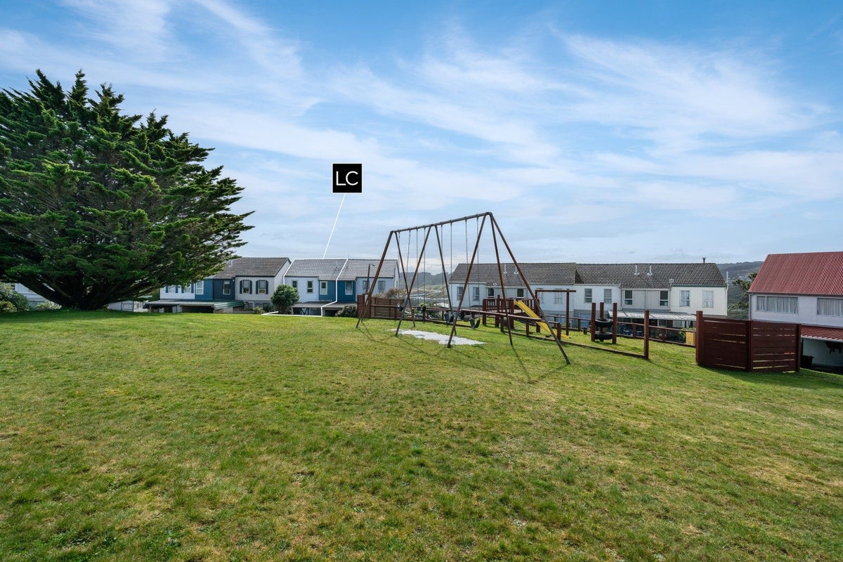 11 Hollydale Grove, Churton Park, Wellington, Wellington - Carousel 2