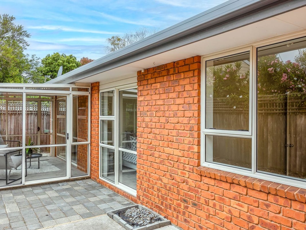 2/118 Aorangi Road, Bryndwr, Christchurch - Carousel 13