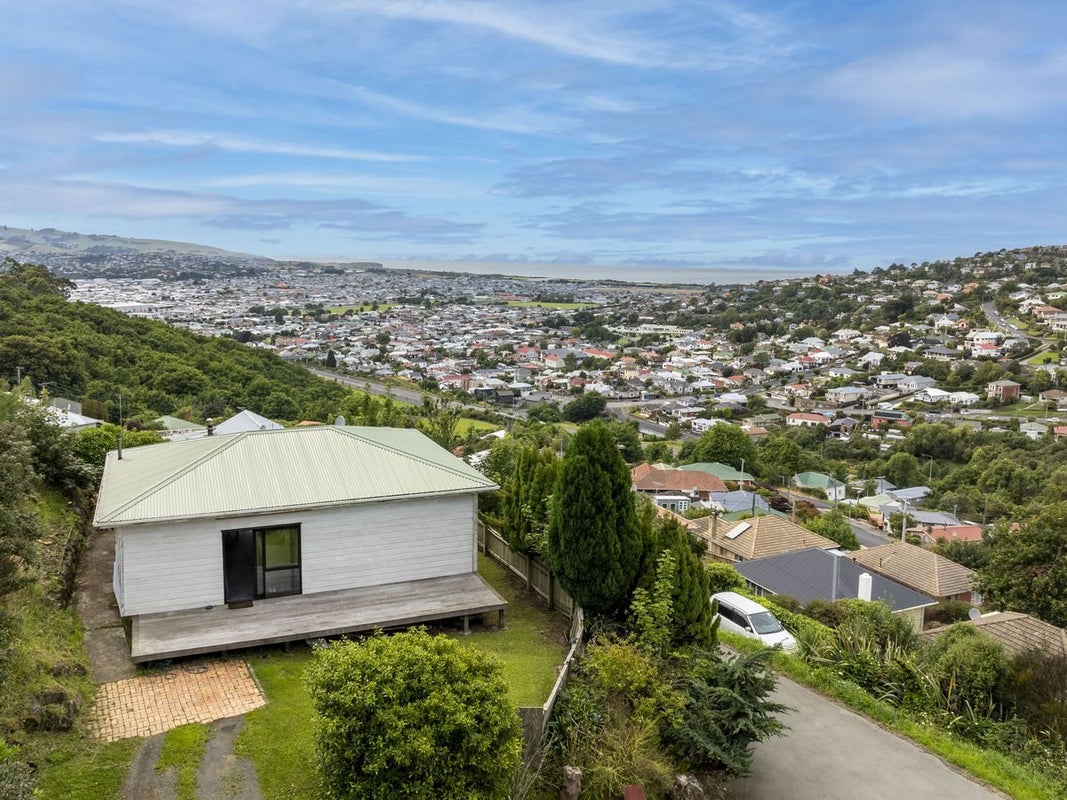 11 Robinson Street, Lookout Point, Dunedin - Carousel 1
