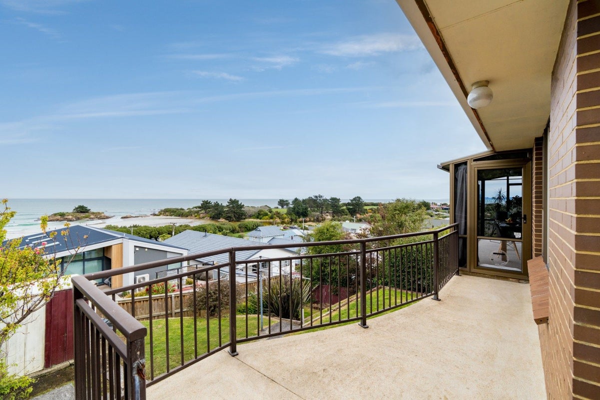 19 Seaview Road, Brighton, Dunedin - Carousel 2