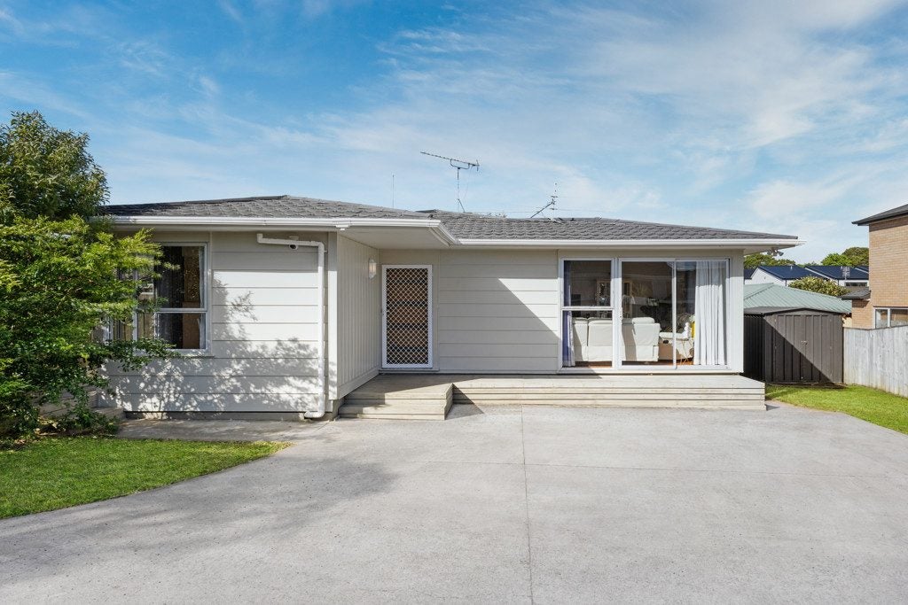 16 Cheam Place, Pakuranga Heights, Auckland - Carousel 1